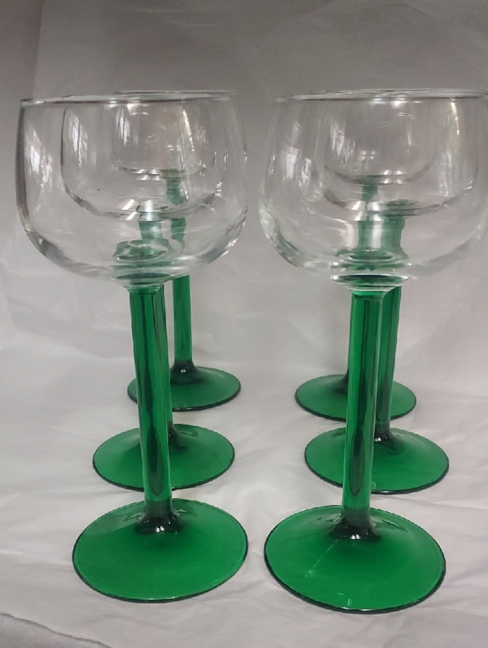 6 Luminarc Emeral Green Wine Glasses Made in France,Set Of 6......B111